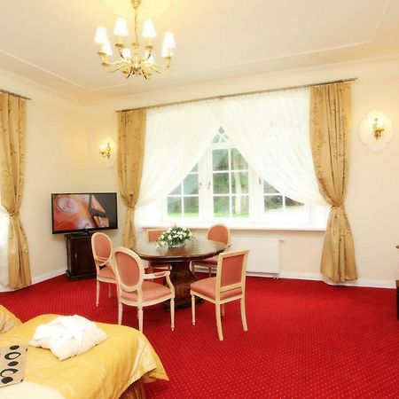 Hotel Dwor Sójki Екстериор снимка