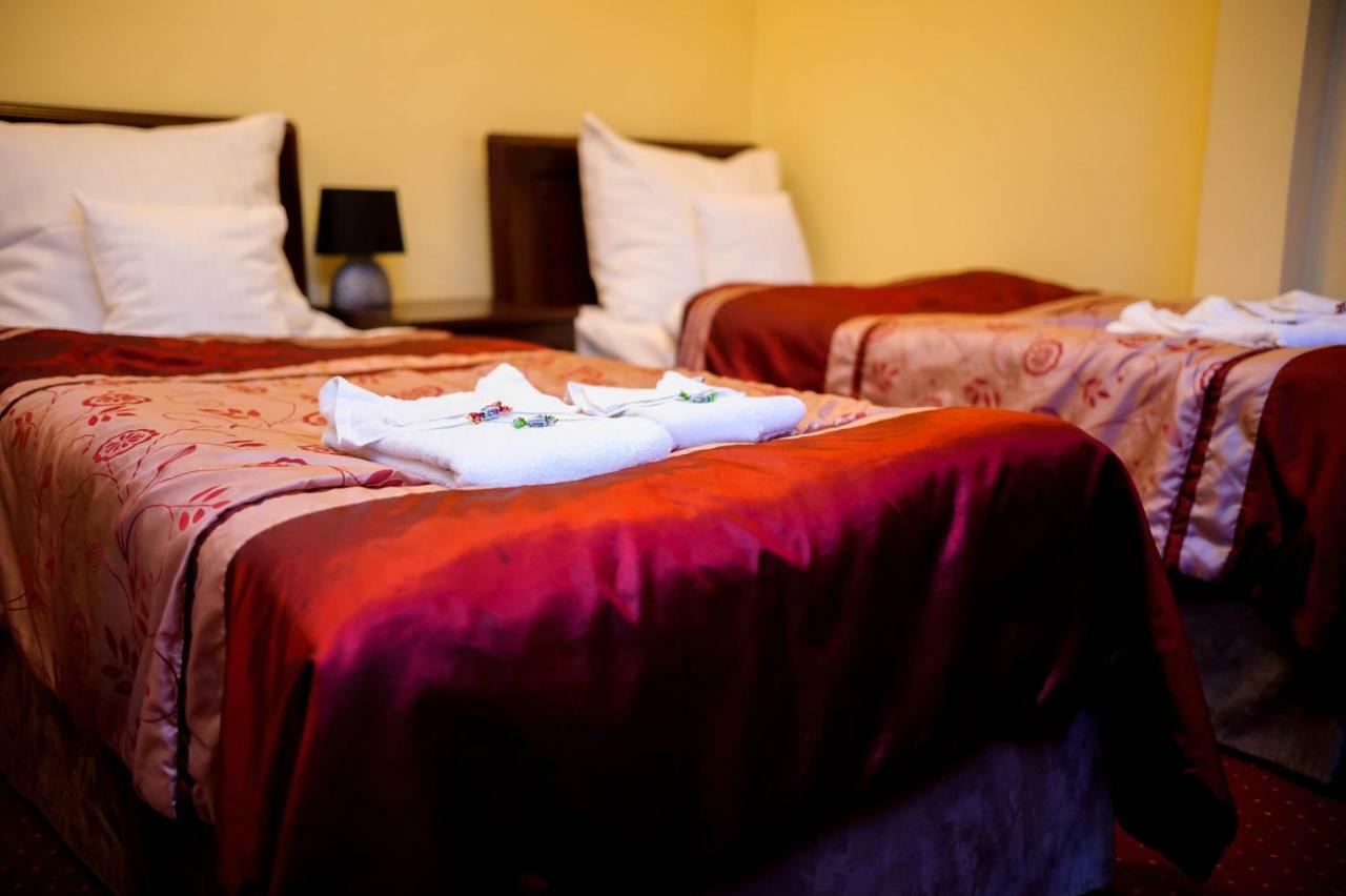 Hotel Dwor Sójki Екстериор снимка