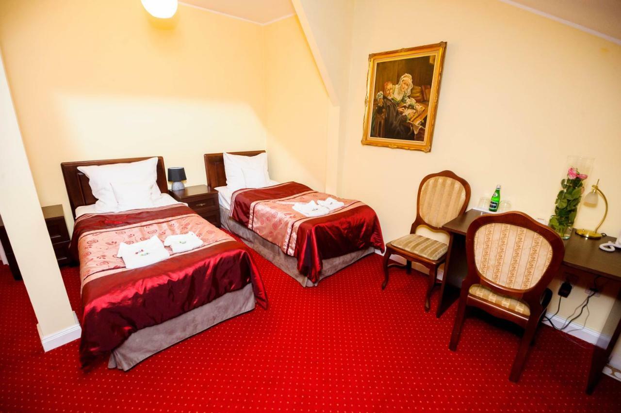 Hotel Dwor Sójki Екстериор снимка