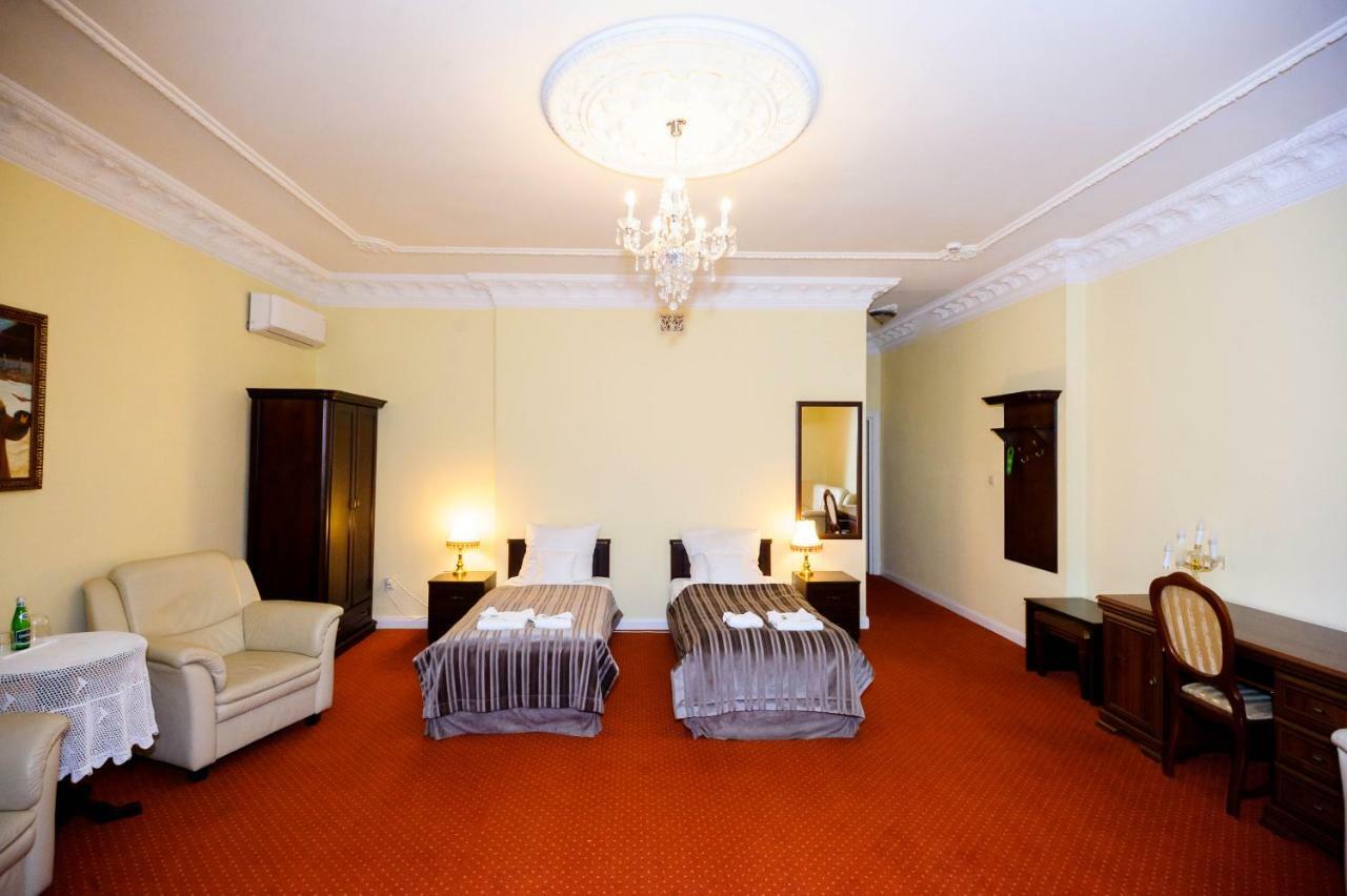 Hotel Dwor Sójki Екстериор снимка