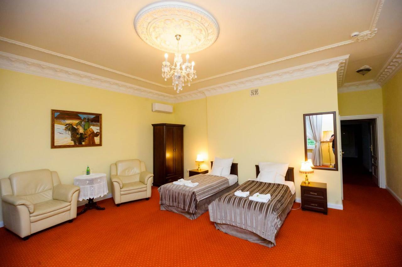 Hotel Dwor Sójki Екстериор снимка
