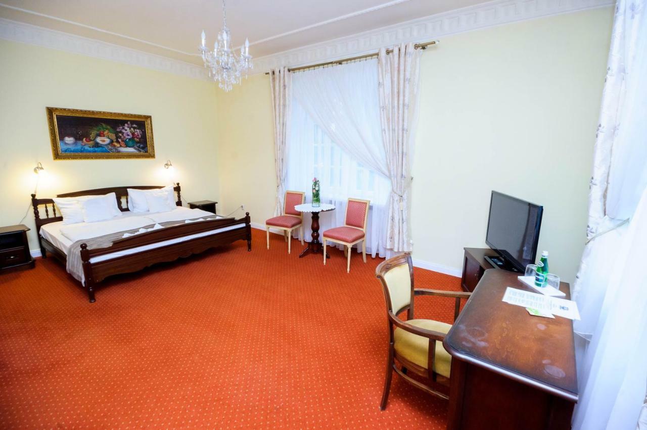 Hotel Dwor Sójki Екстериор снимка