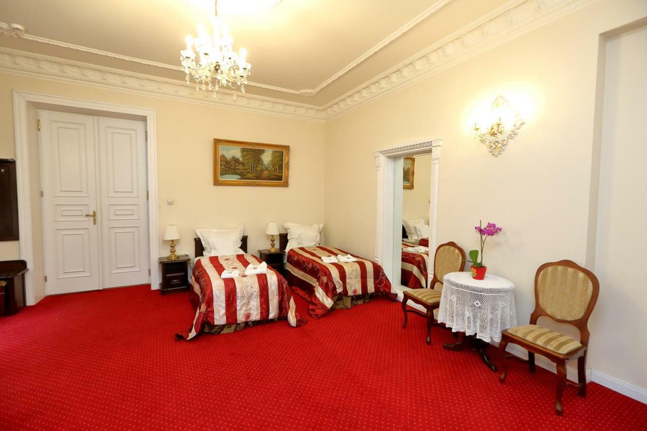 Hotel Dwor Sójki Екстериор снимка